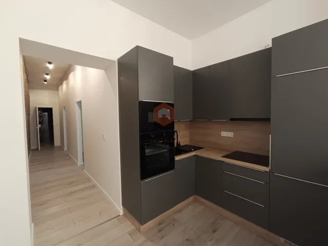 Eladó lakás Pécs, Belváros, Apáca utca 70 nm