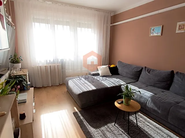 Eladó lakás Pécs, Kertváros, Nagy Imre út 40 nm