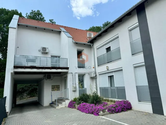 Kiadó lakás Pécs, Egyetemváros 73 nm