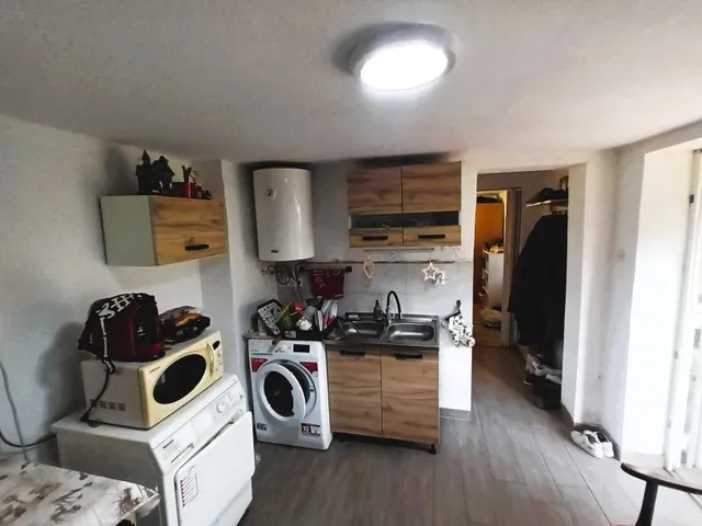 Eladó ház Pécs, Gyárváros 28 nm