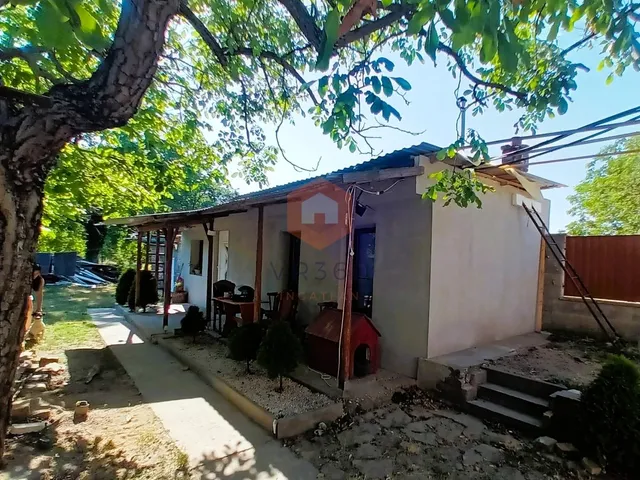 Eladó ház Pécs, Gyárváros 27 nm