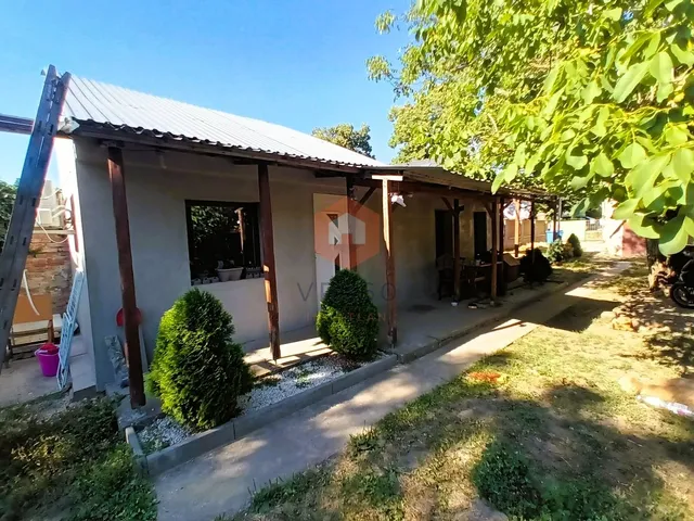 Eladó ház Pécs, Gyárváros, Mohácsi út 27 nm