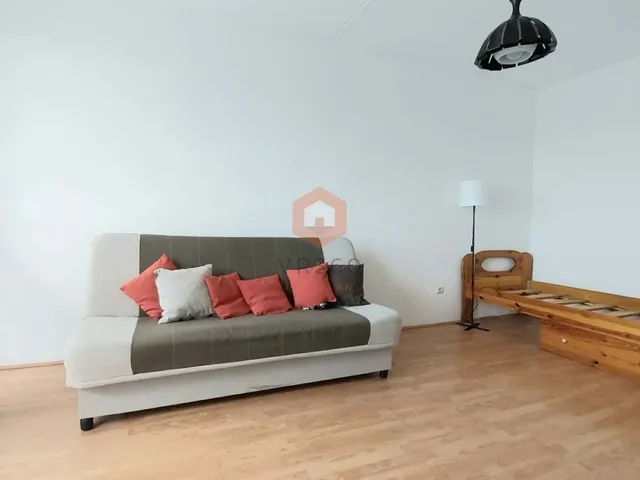 Eladó lakás Pécs, Kertváros, Nagy Imre út 50 nm