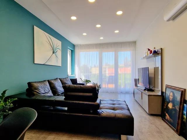 Kiadó lakás Pécs, Mecsekoldal 55 nm