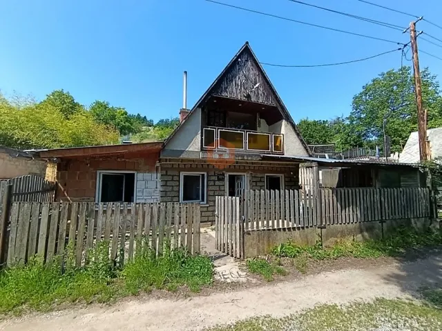 Eladó ház Nagykozár, Zsemenye Dűlő 48 nm