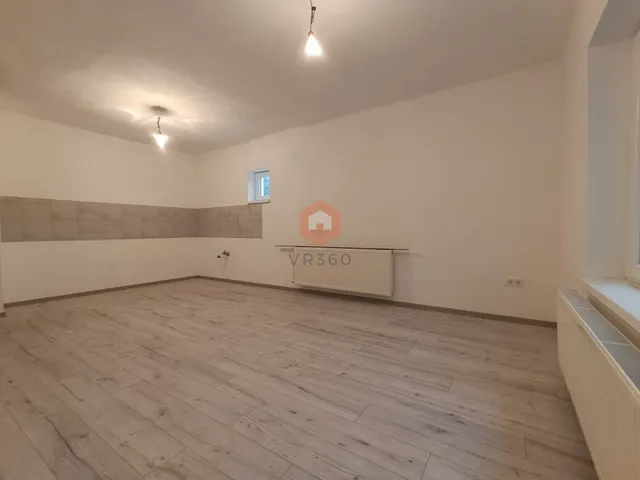 Eladó lakás Pécs, Kertváros, Keszüi út 84 nm