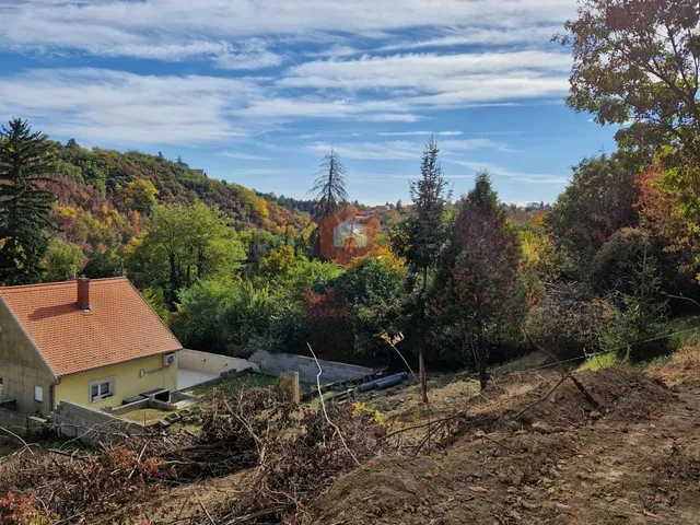 Eladó telek Pécs, Deindol, Középdeindoli út 2185 nm