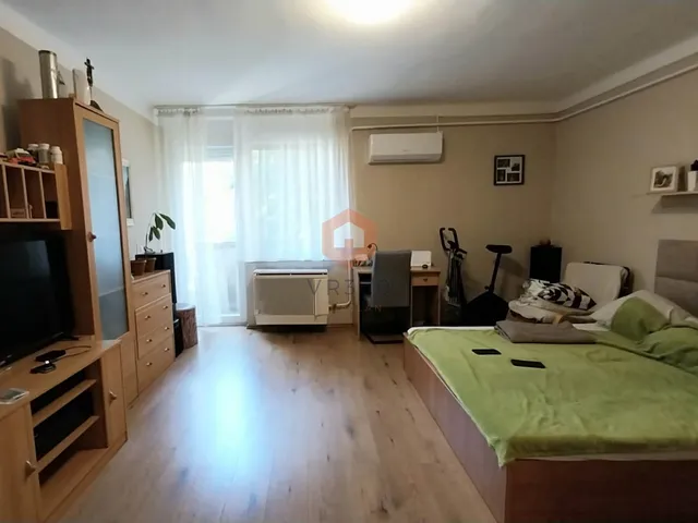 Eladó lakás Pécs, Egyetemváros, Garay utca 34 nm
