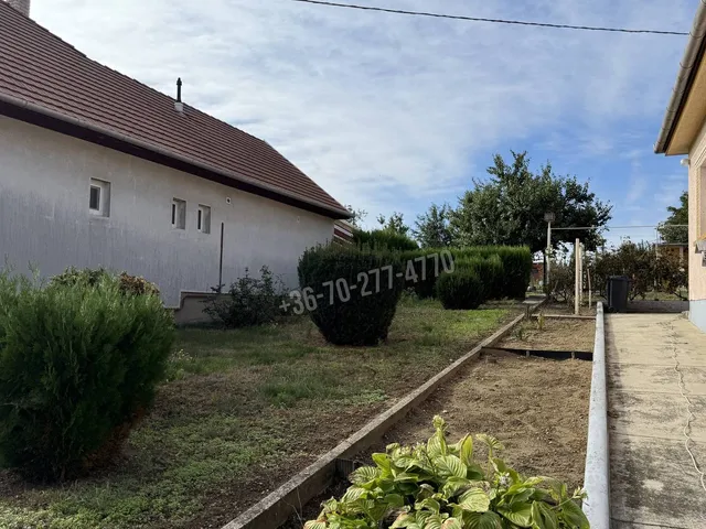 Eladó ház Oroszlány, Borbálatelep 81 nm