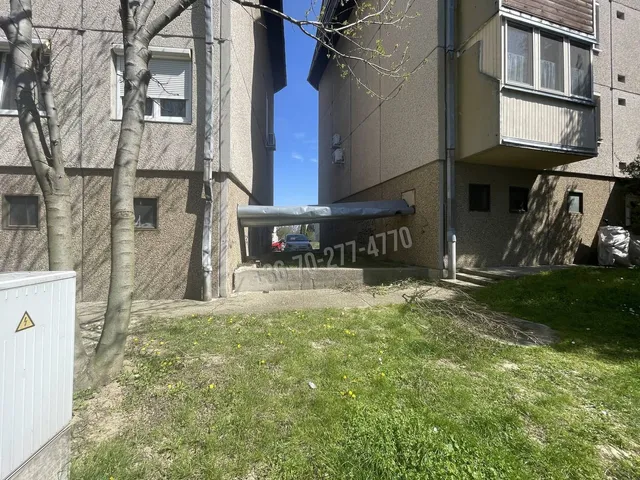 Eladó telek Oroszlány 42 nm