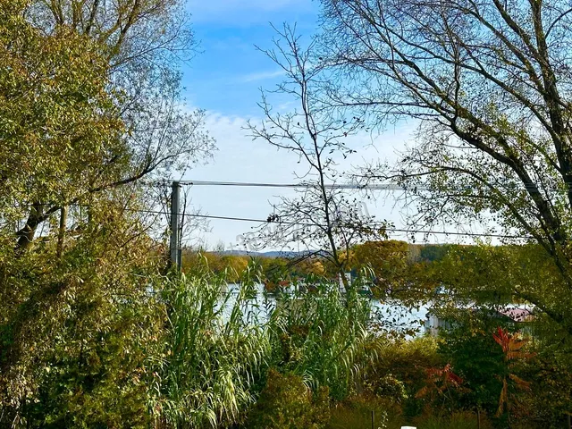 Eladó telek Oroszlány 760 nm
