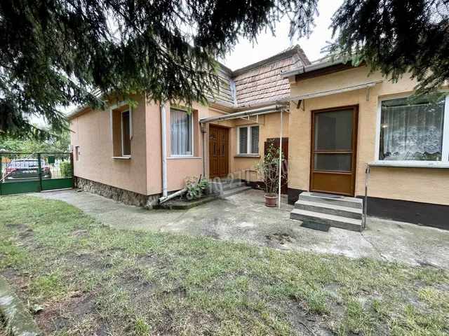 Eladó ház Oroszlány 130 nm
