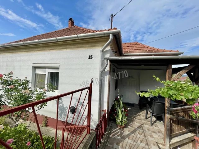 Eladó ház Oroszlány, Borbálatelep 86 nm