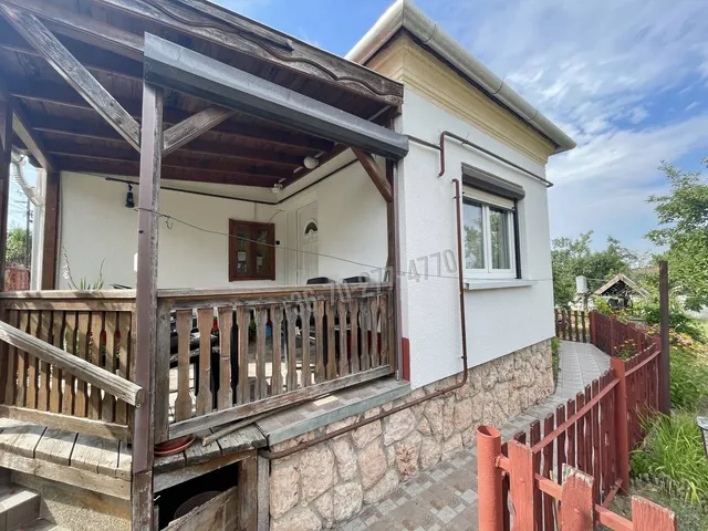 Eladó ház Oroszlány, Borbálatelep 86 nm
