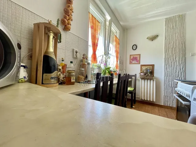 Eladó lakás Oroszlány, Óváros 49 nm
