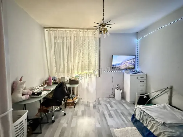 Eladó lakás Oroszlány, Dózsa György utca 54 nm