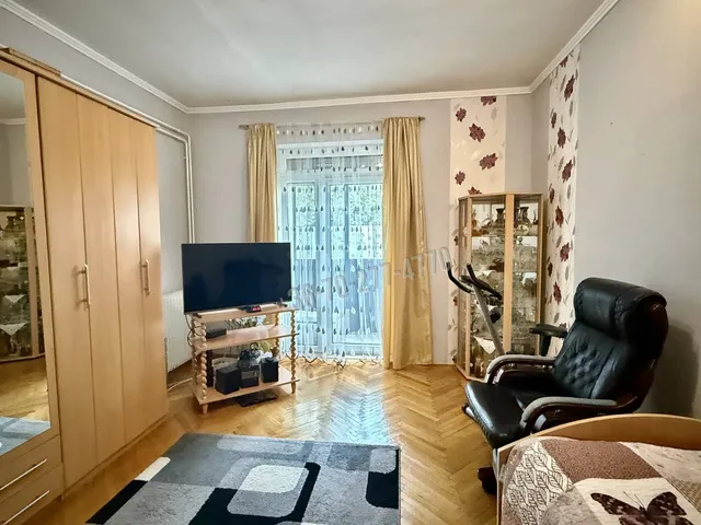 Eladó lakás Tatabánya, Ságvári-lakótelep 56 nm