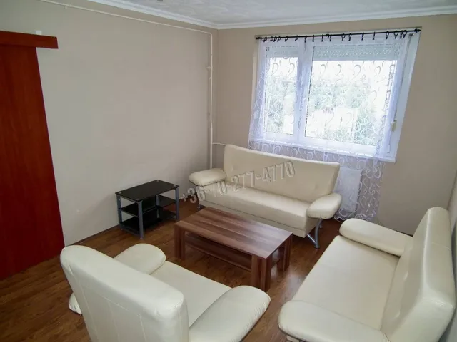 Eladó lakás Oroszlány, Népek barátsága utca 53 nm