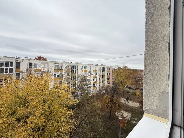 Eladó lakás Oroszlány, Népek barátsága utca 49 nm