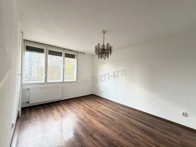 Eladó lakás Oroszlány, Népek barátsága utca 50 nm