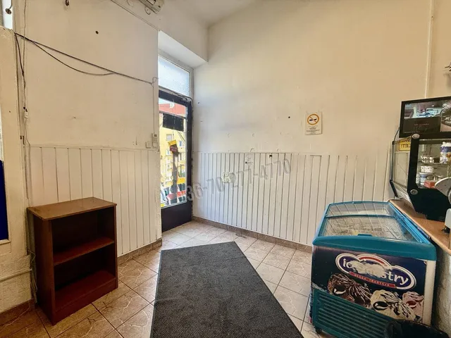 Eladó kereskedelmi és ipari ingatlan Oroszlány, Óváros 57 nm