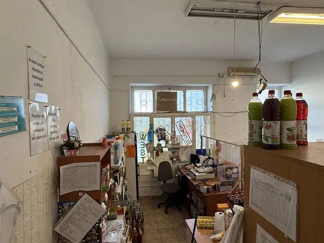 Eladó kereskedelmi és ipari ingatlan Oroszlány, Óváros 57 nm