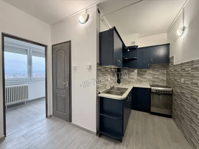 Eladó lakás Oroszlány, Népek barátsága utca 36 nm