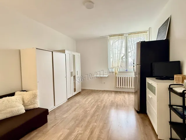 Eladó lakás Oroszlány 27 nm