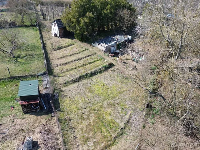 Eladó telek Oroszlány 1500 nm
