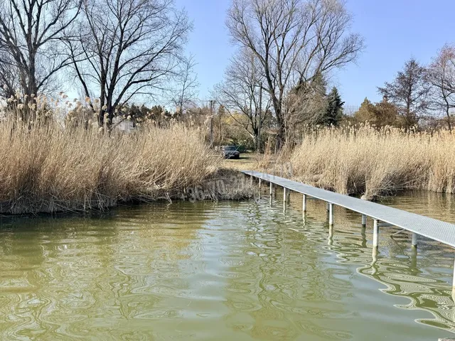 Eladó üdülő és hétvégi ház Oroszlány, Bokodi Tópart 18 nm
