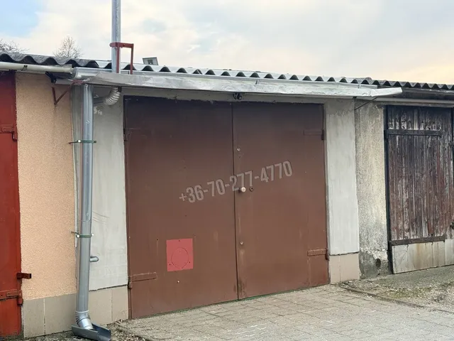 Eladó garázs Oroszlány 22 nm