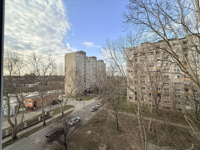 Eladó lakás Oroszlány 63 nm