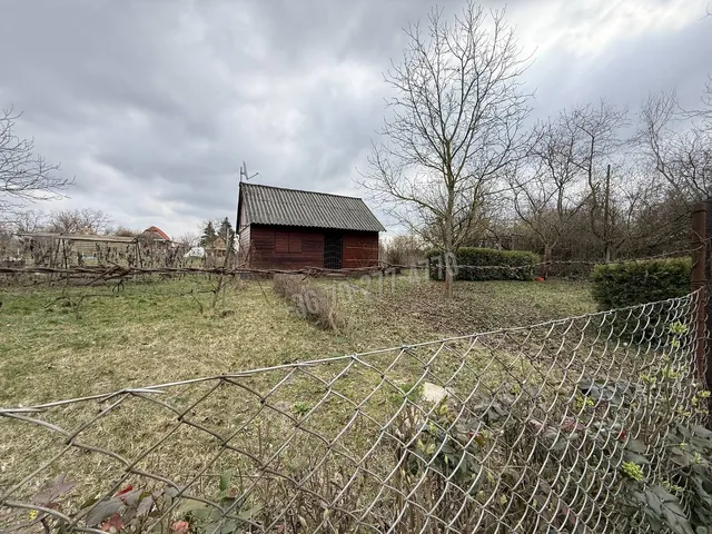 Eladó mezőgazdasági ingatlan Oroszlány 25 nm