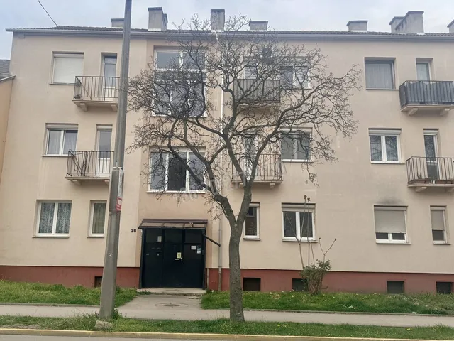 Eladó lakás Oroszlány, Óváros 58 nm