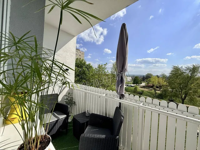 Eladó lakás Oroszlány 68 nm