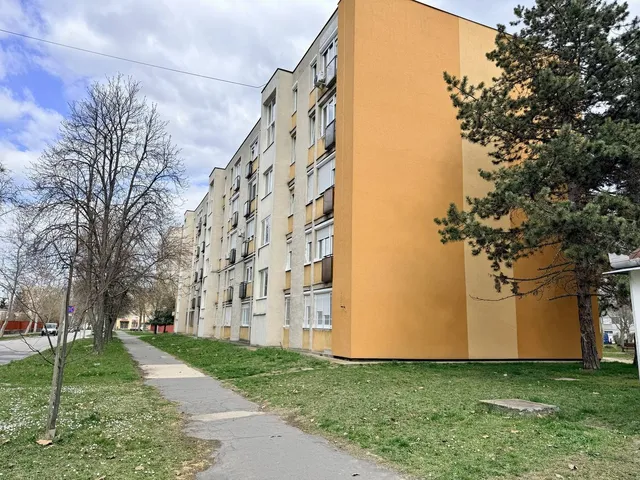 Eladó lakás Oroszlány 43 nm