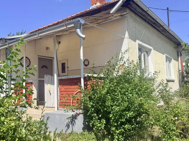Eladó ház Oroszlány 67 nm