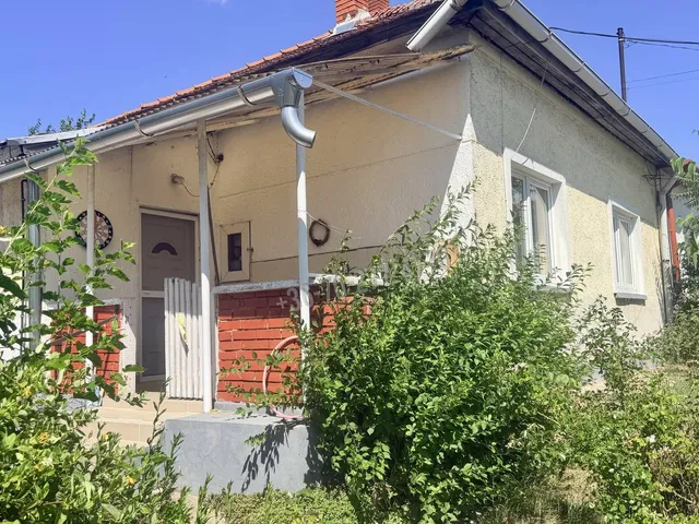 Eladó ház Oroszlány 67 nm