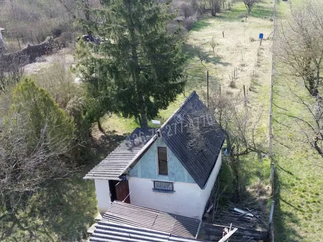 Eladó mezőgazdasági ingatlan Oroszlány 21 nm