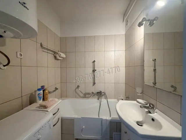 Eladó lakás Oroszlány 74 nm