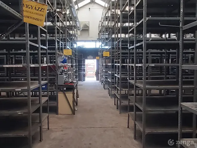 Kiadó kereskedelmi és ipari ingatlan Szentendre, Pannóniatelep 216 nm