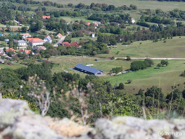 Eladó ház Hegyesd 350 nm