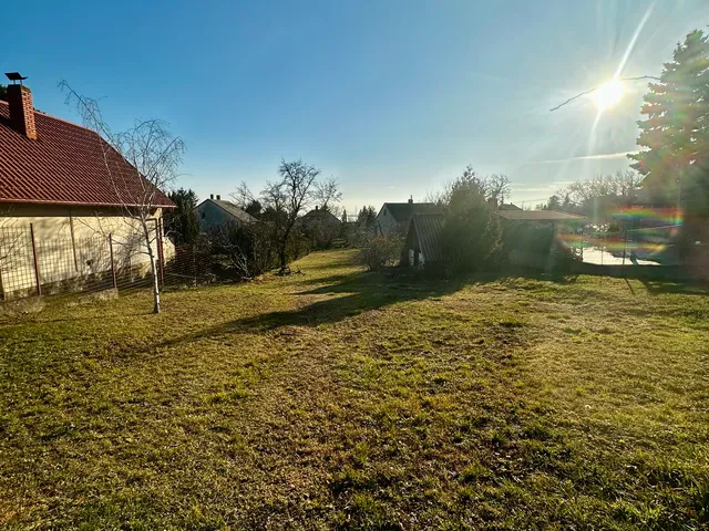 Eladó telek Vonyarcvashegy 841 nm