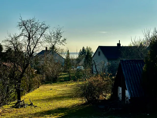 Eladó telek Vonyarcvashegy 841 nm