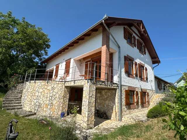 Eladó ház Rezi 220 nm
