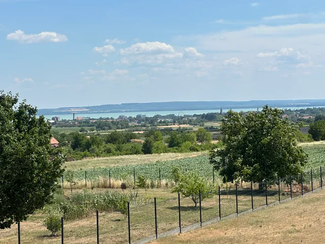 Eladó ház Cserszegtomaj 250 nm