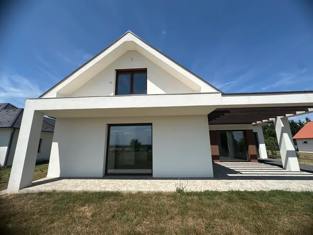 Eladó ház Cserszegtomaj 250 nm