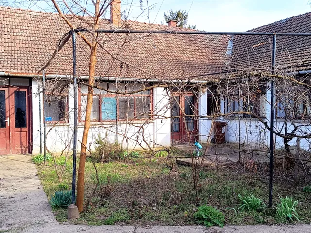 Eladó ház Pitvaros 130 nm