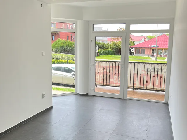 Kiadó kereskedelmi és ipari ingatlan Kazincbarcika, Belváros 23 nm
