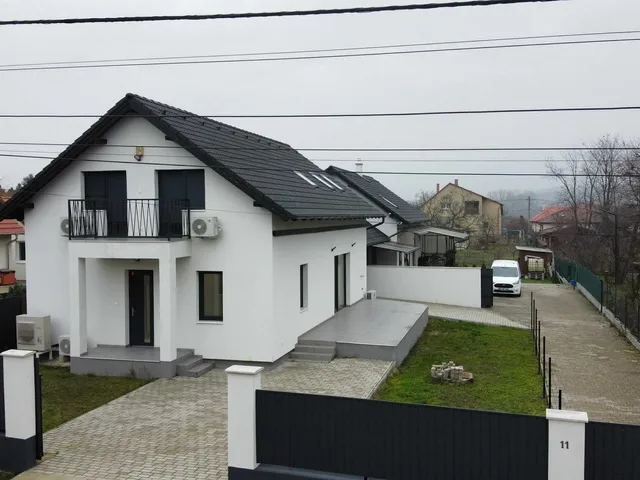 Eladó ház Kistarcsa, Falu 144 nm